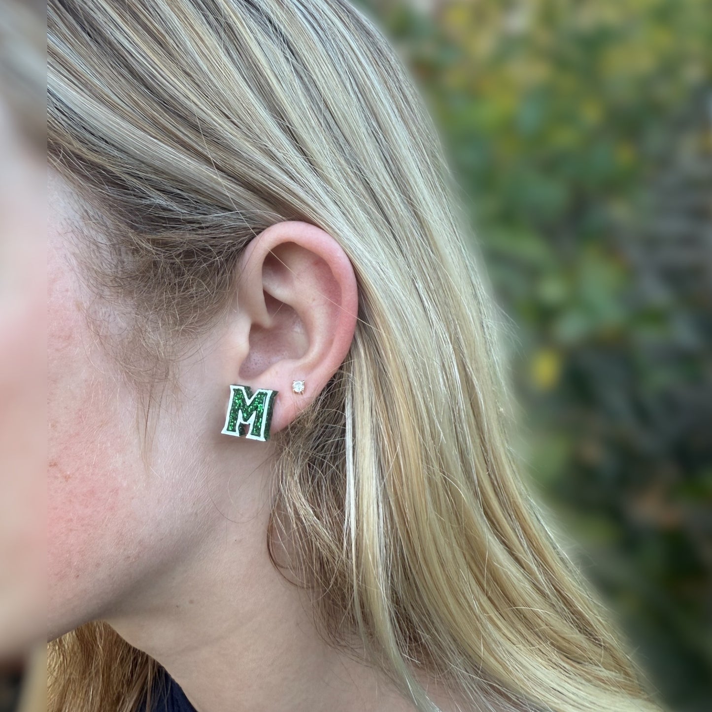 Miramonte "M" glitter green Stud Earrings